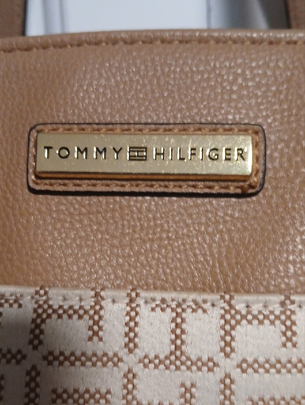 Tommy Hilfiger Beige Tan Logo-Panel Tote with Removable Pouch - Picture 2 of 12